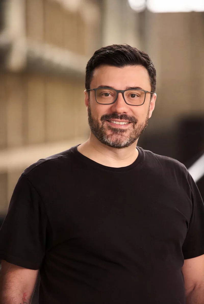 Portrait of Leonel Togniolli
